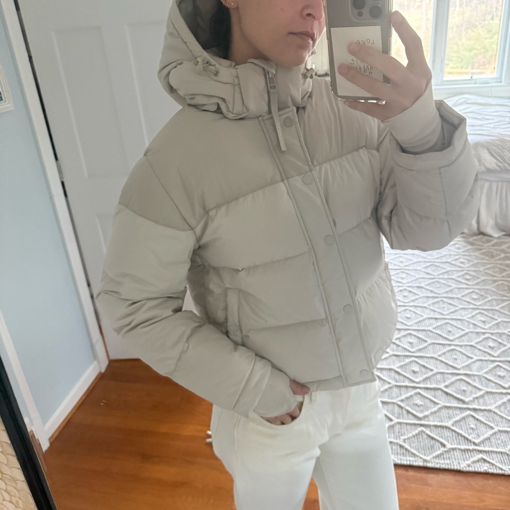 Aritzia Super Puff Jacket - Cream - SMALL - Picture 5 of 10